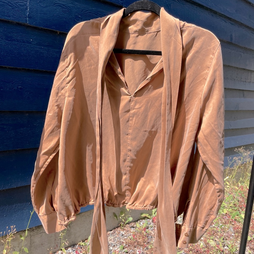 Blouse with bow